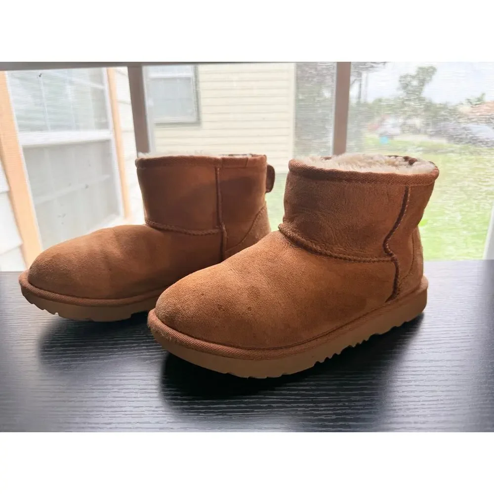 UGG Classic Mini 2 Chestnut Suede Sheepskin Boots Womens Size 4 Cozy Fuzzy
